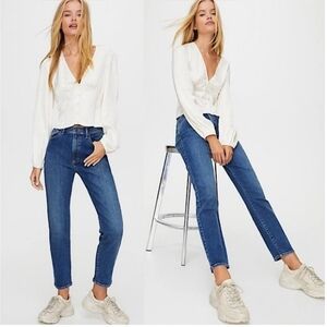Aritzia Sunday Best Cora Slim Jeans